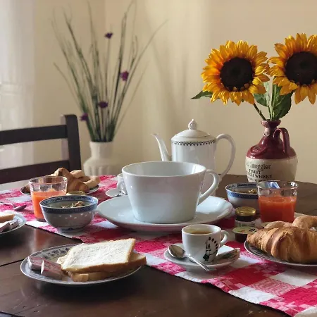 Oda ve Kahvaltı Palazzo Azelio Castiglione del Lago